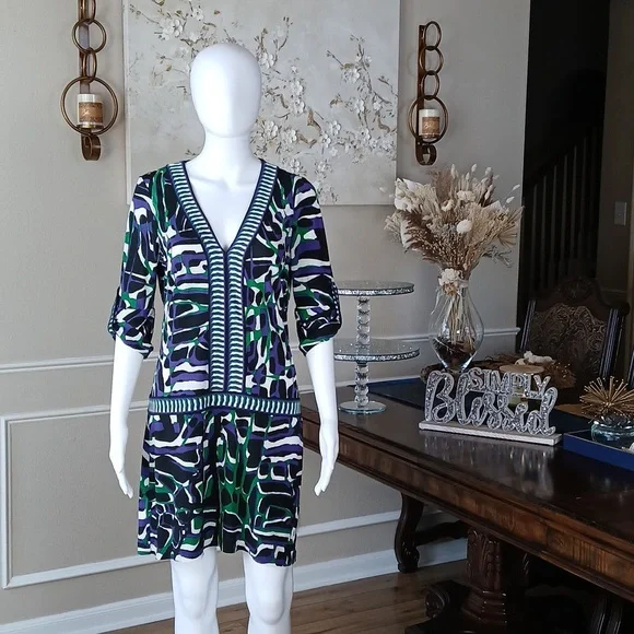 Women's Vibrant Geometric Print V-Neck Dress By BCBGMAXAZRIA. Size S - Picture 9 of 17